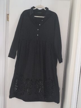 Tahari Black Collared Button-Front Top